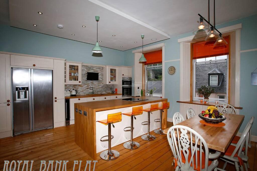 Royal Bank Flat Apartment โอบาน ภายนอก รูปภาพ